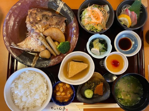 これこれ、この味…！「しあわせ手料理 だいこん亭」のぬくもりのあるご飯が魂にしみる