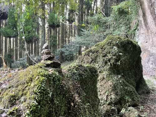 射止めるのは私の心だけにして～阿蘇市跡ケ瀬　神話の石　的石～