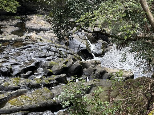 【山都町】水が作った石の迷路が素敵なぞうさんの滝～上益城郡山都町島木～