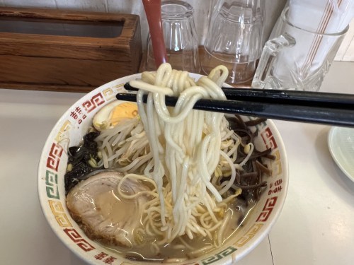 50年前の熊本ラーメンの味を今に残す。八代の老舗店『角萬ラーメン』