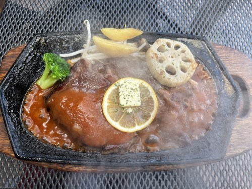 三角町「レストラン ルボンヌ」でボリューム満点の高コスパランチをいただいてきました！