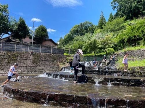 【八代市】夏だー！水遊びだ！子どもから大人まで思いっきり楽しめる「水無川ホタルの里公園」