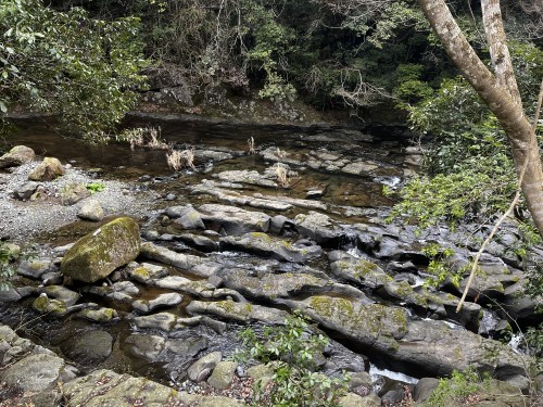 【山都町】水が作った石の迷路が素敵なぞうさんの滝～上益城郡山都町島木～