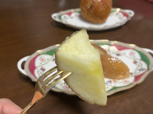 【菊池郡菊陽町】りんご好きの人に超オススメ！プロの目利きバイヤー厳選りんごを丸ごと使った「芳野フルーツ」のりんご飴が絶品！