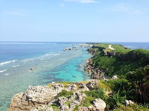 沖縄の魅力あふれる絶景の離島>