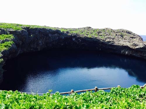 沖縄の魅力あふれる絶景の離島>