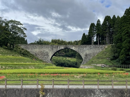 唯一無二の姿で見るものを黙らせる、そんなあなたのような人になりたい～上益城郡山都町城原　五老ヶ滝～