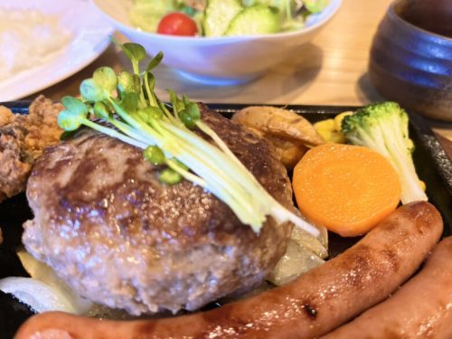 【玉名市天水町】「ぎゅう黒庭」のほろっと柔らかい牛100％ハンバーグに大興奮！繊細な肉の感触をお箸で感じながら舌つづみ！