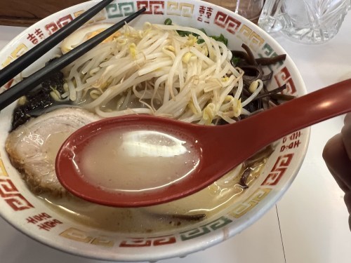 50年前の熊本ラーメンの味を今に残す。八代の老舗店『角萬ラーメン』