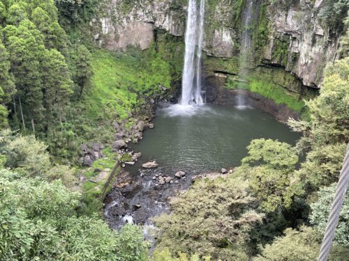 唯一無二の姿で見るものを黙らせる、そんなあなたのような人になりたい～上益城郡山都町城原　五老ヶ滝～