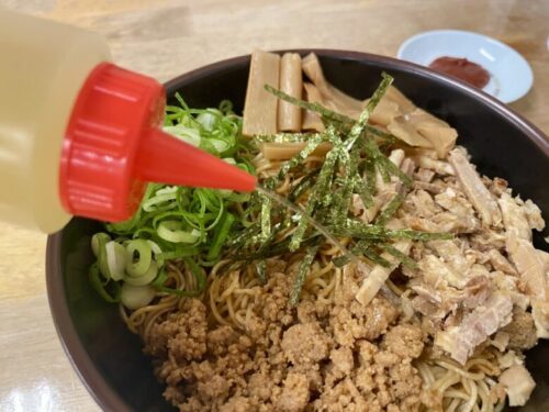 【金龍ラーメン】今は”ギガ”とか”テラ”とかいう時代なのにメガって大したことないんじゃねぇ？と思い超大盛り「金龍そばメガ」を食べに行った！