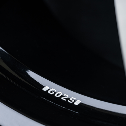 プレミアムカー・スポーツカーの足元を”オトナボルク”が飾る!VOLK RACING「G025 LTD.」が登場!