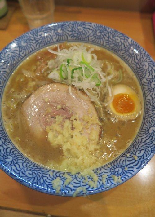 深夜のシメに選んだのはやっぱり味噌ラーメン！札幌「麺屋すずらん」で身も心も温まる♪