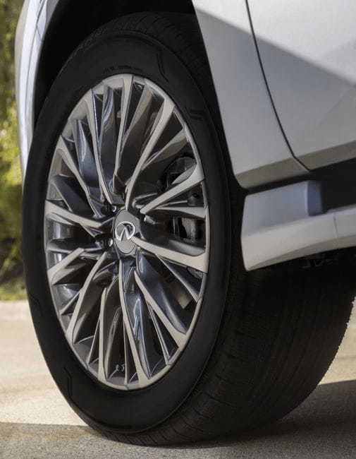 日産のインフィニティブランドのフラッグシップSUV「QX80」が第2世代の新型に移行