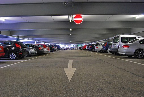 駐車場をDIY方法とは？失敗しない基本の作り方や業者に頼む時の費用などもご紹介！