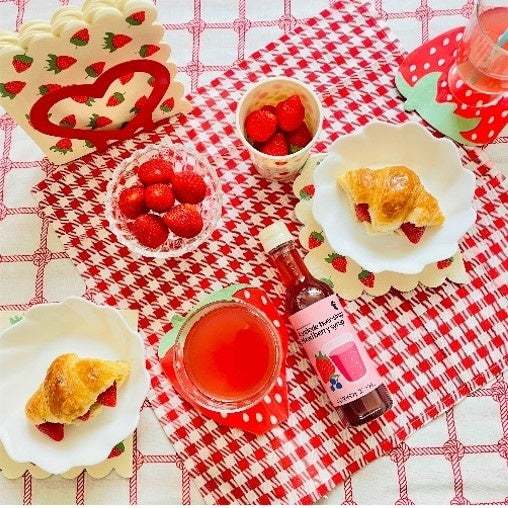 【フライングタイガー】昨夏の大ヒット商品「クラフトコーラ」&「レモネード」に続くシリーズ最新作!香料不使用、こだわりの原料を使用した「ミックスベリーシロップ」が新登場!