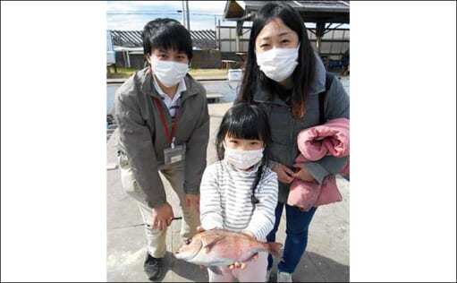 「九十九里海釣りセンター」で多彩魚種お目見え　中にはイセエビも？