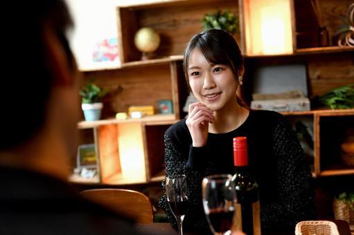「サシ飲み」の意味とは？上手な誘い方やサシ飲み後のアフターフォローをご紹介！
