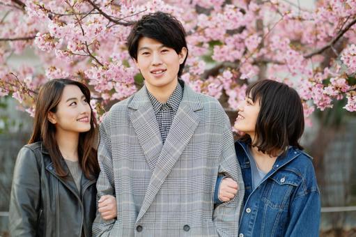 女性からのボディタッチは脈ありサイン?触る部位別に隠された女性心理とは