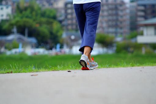 男のぽっこりお腹の原因は？痩せる食事と運動を徹底解説！