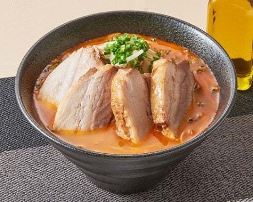 総合フードデリバリーのデリズ　新デリバリーブランド「オリーブオイルで仕上げる辛味噌ラーメン かのと」をリリース！