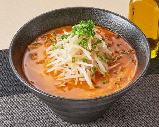 総合フードデリバリーのデリズ　新デリバリーブランド「オリーブオイルで仕上げる辛味噌ラーメン かのと」をリリース！