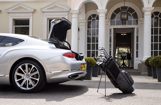 英国高級車ブランド「Bentley」から、ラグジュアリーなゴルフバッグ登場