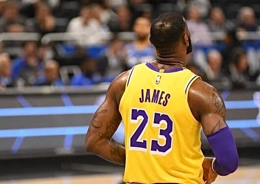 【NBA】”キング”レブロン・ジェームズがジャバーのNBA通算記録を超えて38,390得点の偉業を達成