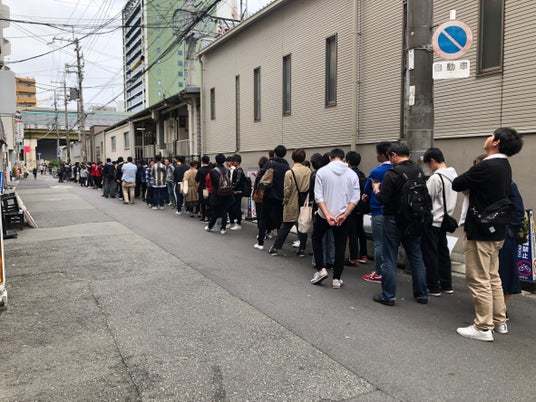 UNCHI株式会社が運営する大阪行列No.1ラーメン店「人類みな麺類」が名古屋発祥「がブリチキン。」とコラボレーション！「らーめん原点SPACE」を、フードコート・レストラン11店舗にて期間限定販売！