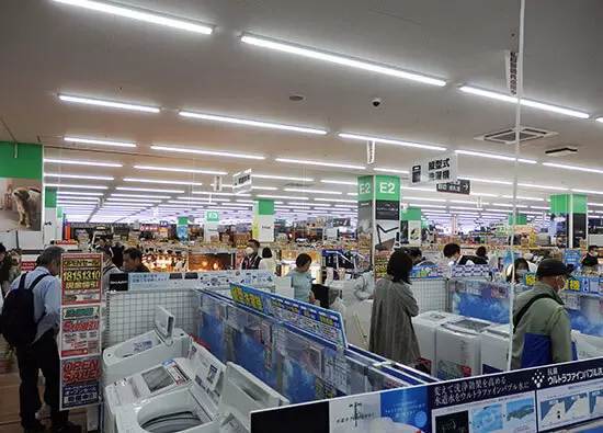 ＜2025年どうなる家電量販店＞デンキが復活した「ヤマダデンキ」とインバウンドで好調の「ビックカメラ」