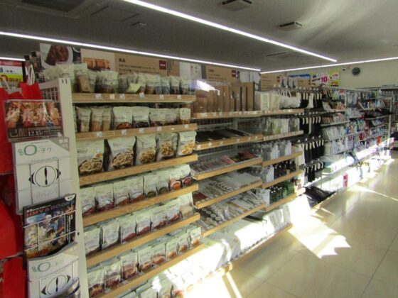 ローソン「無印良品」約7000店舗に導入　緊急購買が中心のコンビニから転換　竹増社長のねらいは？
