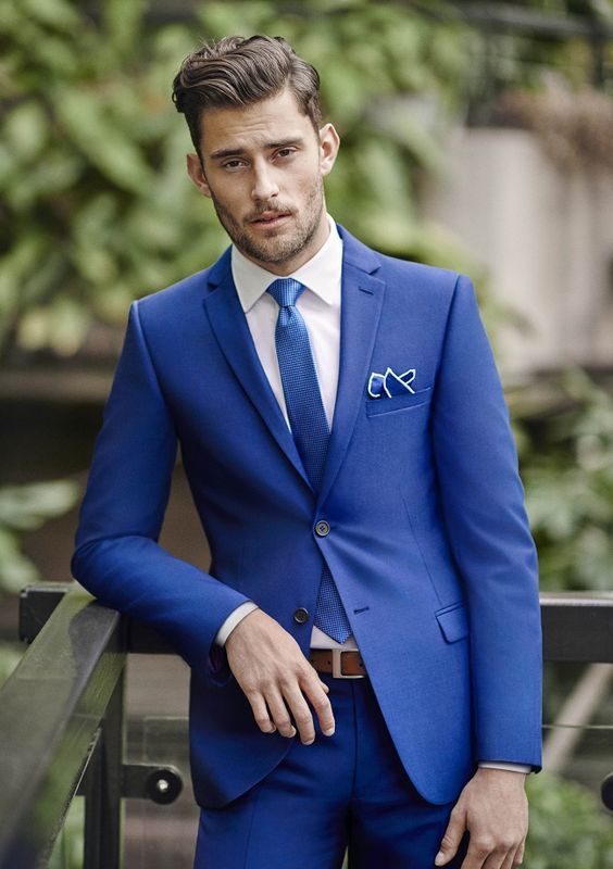 青いスーツのおすすめ着こなしを徹底紹介！鮮やかな色もバッチリ着こなし