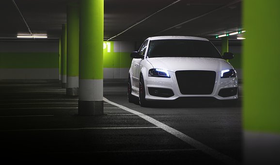 駐車場をDIY方法とは？失敗しない基本の作り方や業者に頼む時の費用などもご紹介！