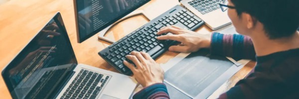 プログラミングは稼げる？プログラマー・エンジニアの平均年収や収入アップのポイントを解説