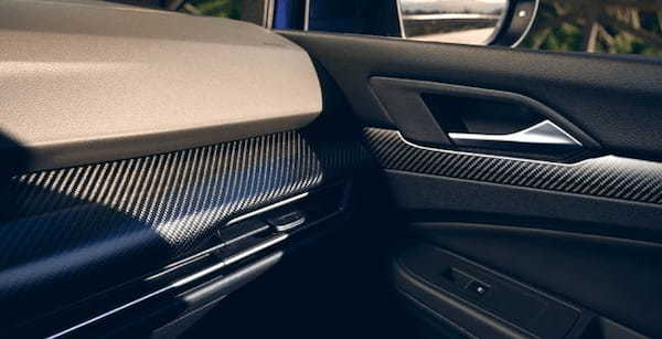 VWゴルフの高性能バージョン「R」の日本導入20周年を記念したアニバーサリーモデルが登場