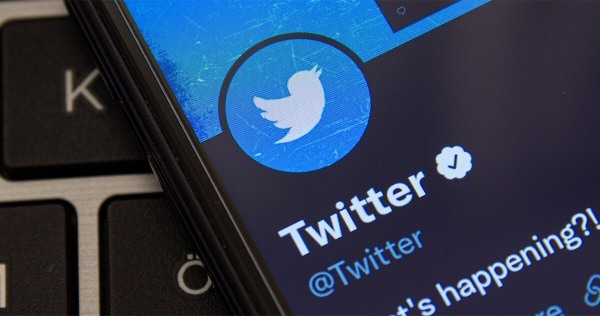 Twitterの認証バッジのアカウント、名前が変更できず詰んでしまった人が続出！