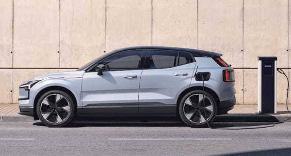 ボルボ初のコンパクト電動プレミアムSUV「EX30」の日本におけるオンライン販売が開始