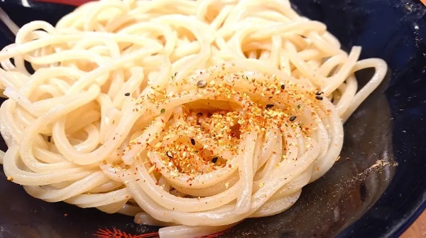 【広報さんに聞いたアレンジレシピ】三田製麺所の1杯のつけ麺で複数味変してシメまで楽しむ方法