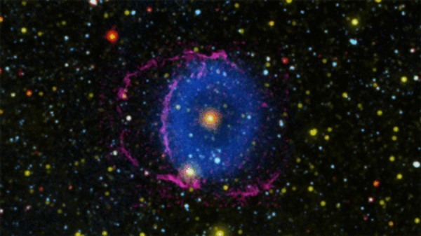 16年間正体不明だった「青い環状星雲」のナゾを解明！2つの星の衝突直後の瞬間だった