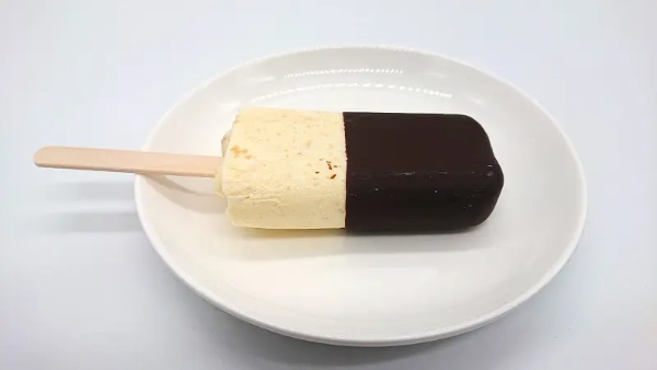 森永とミスドがコラボ!チョコファッションをイメージしたアイスをじっくり観察