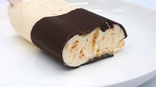森永とミスドがコラボ!チョコファッションをイメージしたアイスをじっくり観察