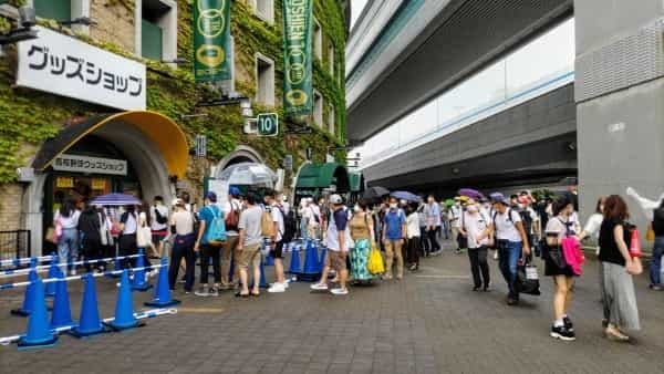 きょう開幕の夏の甲子園。周辺が人でめっちゃいっぱいになってる【にしつーレポ】