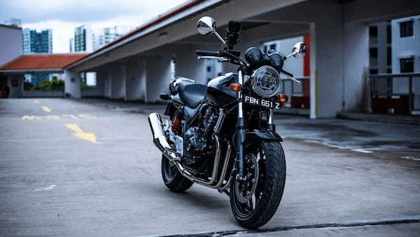 ツーリングの相棒！ホンダ『CB400SF』特集！ボルドールとの違いも徹底解説！