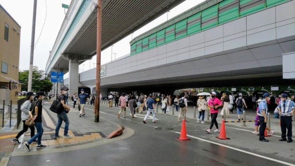 きょう開幕の夏の甲子園。周辺が人でめっちゃいっぱいになってる【にしつーレポ】