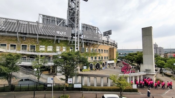 きょう開幕の夏の甲子園。周辺が人でめっちゃいっぱいになってる【にしつーレポ】