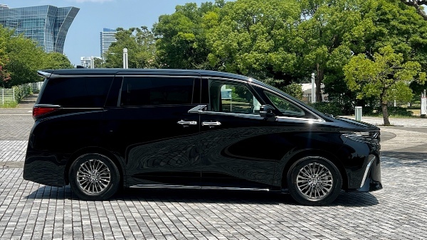 【試乗記】トヨタアルファード・ヴェルファイア　高級感溢れるショーファーとドライバーズカー