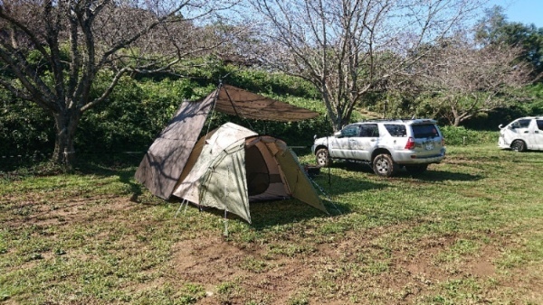 ハイラックスサーフと迎える夏休み！充実のギアでソロキャンプ【あなたの『車×キャンプスタイル』】