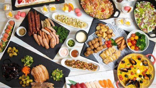 【サンシャインシティプリンスホテル】 限定メニューほか、洋食、和食、お子さま用メニュー、約60種が楽しめる「スペシャルブッフェ」を金曜・土休日限定で開催
