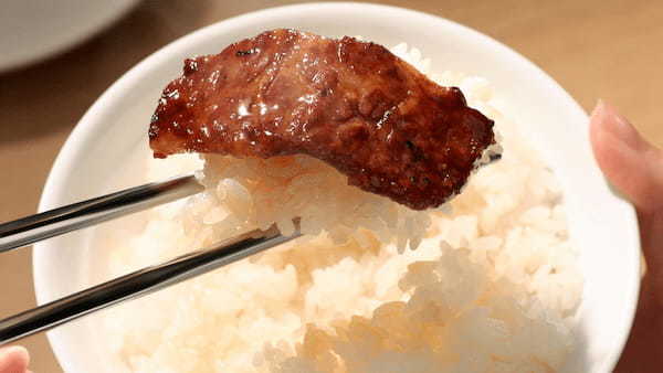 ≪小池栄子さんを起用した牛角TVCM第四弾≫カルビ3連発！からの白飯ドーン！「春の超カルビ祭り」篇