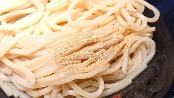 【広報さんに聞いたアレンジレシピ】三田製麺所の1杯のつけ麺で複数味変してシメまで楽しむ方法